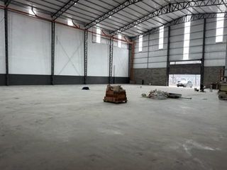Foto 7 de DEPOSITO EN LA BOCA. PLANTA LIBRE MAS OFICINAS. GRAN ACCESO EXCELENTE UBICACION