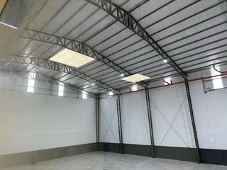 Foto 13 de DEPOSITO EN LA BOCA. PLANTA LIBRE MAS OFICINAS. GRAN ACCESO EXCELENTE UBICACION