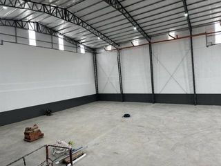 Foto 8 de DEPOSITO EN LA BOCA. PLANTA LIBRE MAS OFICINAS. GRAN ACCESO EXCELENTE UBICACION