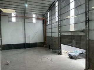 Foto 19 de DEPOSITO EN LA BOCA. PLANTA LIBRE MAS OFICINAS. GRAN ACCESO EXCELENTE UBICACION