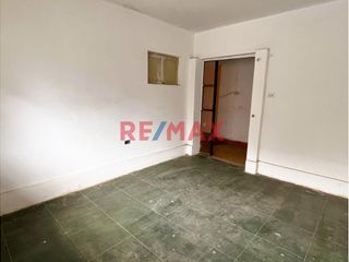 Foto 7 de ¡Venta De Casa  En Esquina En Urb. Santa Isabel!