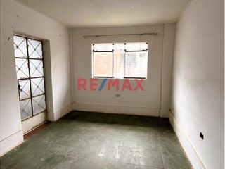 Foto 6 de ¡Venta De Casa  En Esquina En Urb. Santa Isabel!
