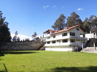 Quinta Comercial con Terreno de 4350 m2 y Casa 720m2 de 6 Dormitorios, Ontaneda, Los Chillos