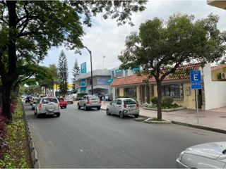 Guayaquil, Urdesa Central se vende casa en corredor comercial 