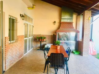 Foto 9 de Casa PH en venta en Lomas del Mirador