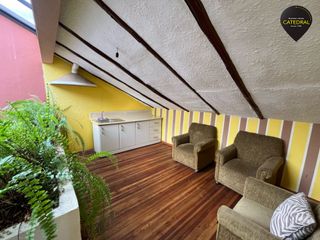 Villa Casa Edificio de venta en Av. Loja – código:20990