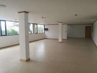 ARRIENDO GALPON 3363M2 NORTE DE QUITO.