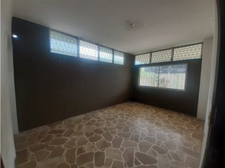 Foto 12 de ALQUILO CASA EN URDESA IDEAL PARA OFICINA