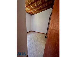 Casa remodelada en Cataluña- Buenos Aires(MLS#246314)