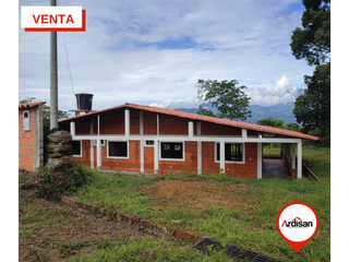 Foto 1 de #VENTA PARCELA PLANA DE 1 HÉCTAREA CON CASA AMPLIA