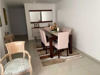 Foto 2 de En venta amplio apartamento en el barrio El Prado