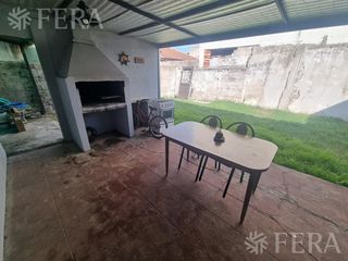 Venta de Casa 3 ambientes con cochera y patio en Florencio Varela