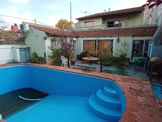 Casa de 7 ambientes - piscina - en Beccar