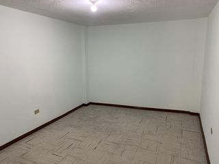Alquilo departamento económico dos dormitorios San Juan Centro de Quito