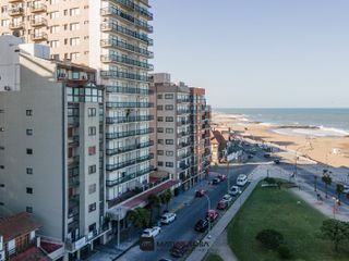 Venta - Penthouse - 5 ambientes - Vista al mar - Plaza España - La Perla