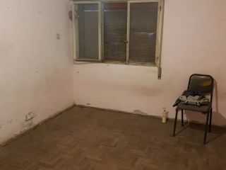 Foto 10 de Barrio A.T.E., se vende casa amplia para reciclar
