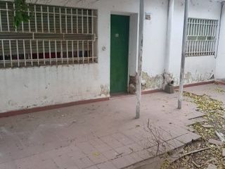 Foto 4 de Barrio A.T.E., se vende casa amplia para reciclar