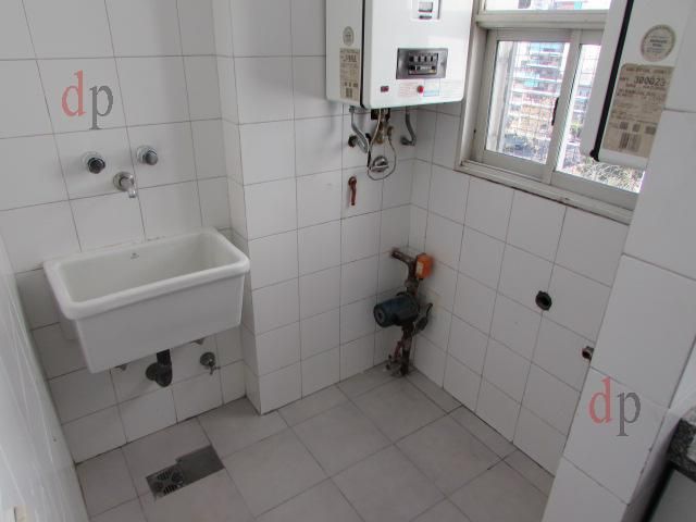 Coghlan (Rivera y Zapiola) - Semipiso 3 amb con COCHERA FIJA - suite - toilette c/ducha - muy luminoso.-