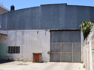 Galpón interno de 1100, zona comercial.
