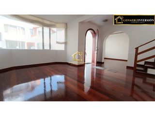 En venta casa de 4 dormitorios, Quito Norte, Santa Lucia Alta