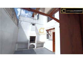 En venta casa de 4 dormitorios, Quito Norte, Santa Lucia Alta