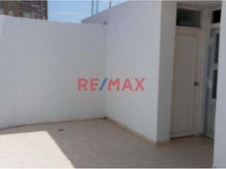 Foto 4 de 🏠 **¡Oportunidad Única en Pimentel, Chiclayo!** 🌟

Te presentamos esta amplia y versátil casa urbana en ESQUINA ubicada en la atractiva Urb La Plata