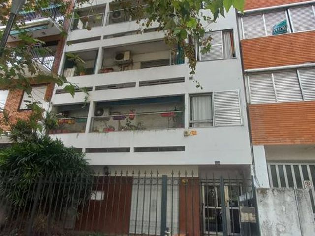 VENTA/PERMUTA - Departamento en Planta Baja, 2 dormitorios y patio - Centro, Rosario.