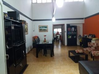 Foto 3 de Muy Buena Casa en venta 4 dormitorios a solo 5 minutos del centro Gral Roca