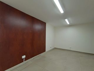 El Inca, Oficina en renta, 160 m2, 6 ambientes, 2 baños, 1 parqueadero