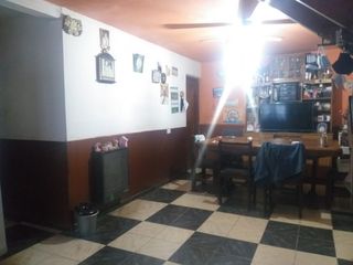 Foto 9 de SE VENDE CASA DE DOS PLANTAS MÃS GALPÃN EN BARRIO SAN ROQUE