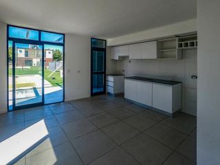 Casa en venta en Roldán 3 dormitorios c/ patio y parrillero