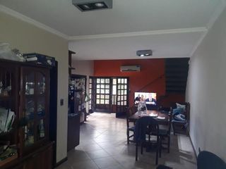Foto 5 de CASA 4 AMBIENTES EN VENTA - QUILMES OESTE