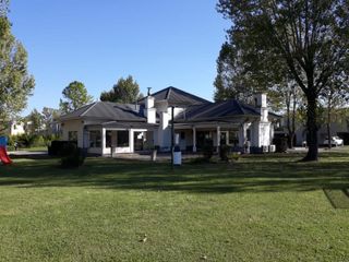 Foto 16 de SE VENDE CHALET 3 AMB. EN B° CERRADO- ING. MASCHWITZ