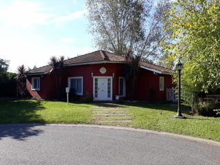 Foto 10 de SE VENDE CHALET 3 AMB. EN B° CERRADO- ING. MASCHWITZ
