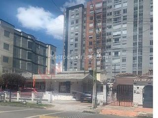 Excelente Lote Medianero Situado En La Calle 142, Norte De Bogotá