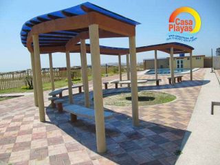 Alquiler Villa en Ciudadela Cerrada con salida al mar y piscina, Playas Villamil