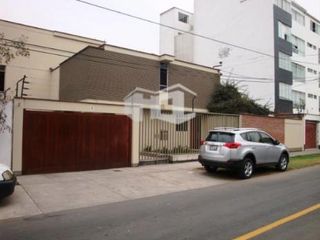 Casa en buen estado en zona residencial cerca al Jockey - Santiago de Surco