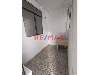 Foto 2 de 🌟 ¡OPORTUNIDAD ÚNICA EN TRUJILLO! 🌟

¿Estás buscando un hogar acogedor y moderno en una ubicación privilegiada? ¡Descubre este hermoso departamento