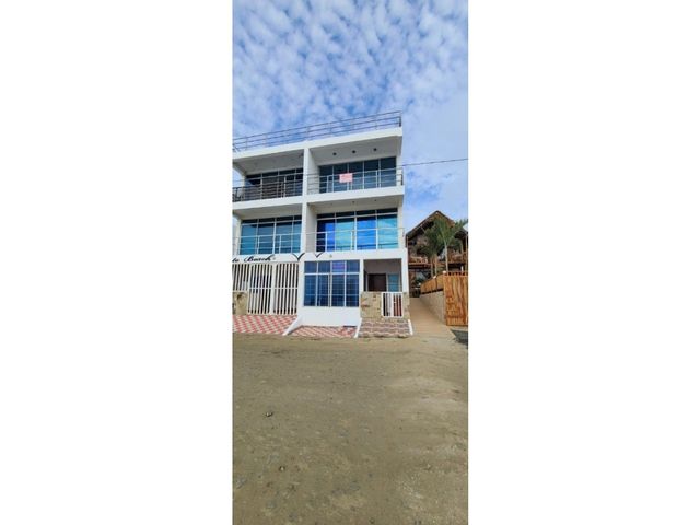 Se vende departamento frente al mar