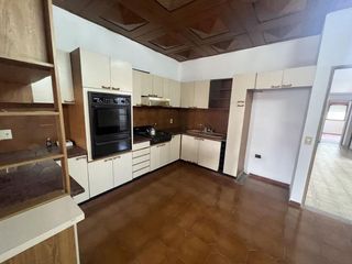 PH en venta - 2 dormitorios 2 baños - 190 mts2 - La Plata