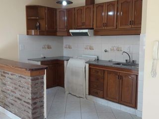 Dúplex en venta - 2 dormitorios 2 baños - Cochera - 131mts2 - Los Hornos, La Plata