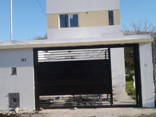 Casa en venta - 2 dormitorios 2 baños - Cochera - 120mts2 - Los Hornos, La Plata