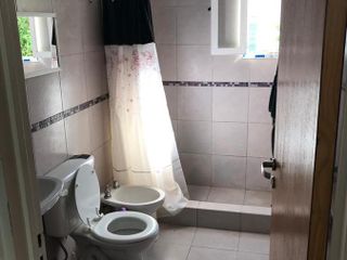Casa en venta - 2 dormitorios 2 baños - Cochera - 120mts2 - Los Hornos, La Plata