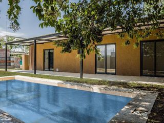 Casa en venta en Roldán 2 dormitorios c/ patio, pileta y parrillero