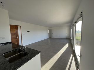 CASA EN VENTA  DE DOS DORMITORIOS CON COCHERA- DON MATEO - A ESTRENAR