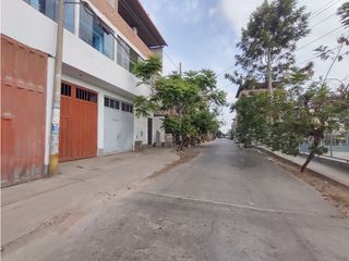 Foto 2 de VILLA EL SALVADOR - VENTA CASA CON COCHERA - ÁREA 117 m2