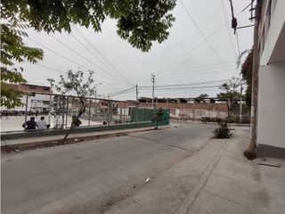 Foto 3 de VILLA EL SALVADOR - VENTA CASA CON COCHERA - ÁREA 117 m2