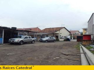 Terreno de venta en Av. Loja – código:13610