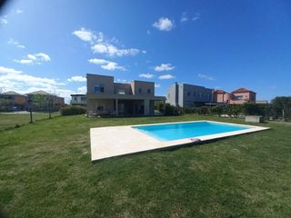 Foto 1 de Casa en venta barrio San Gabriel -Villanueva