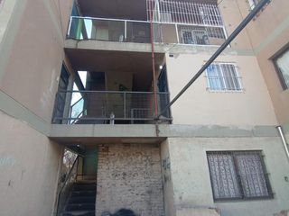 Departamento en  200 viviendas Semi piso 4 dormitorios
